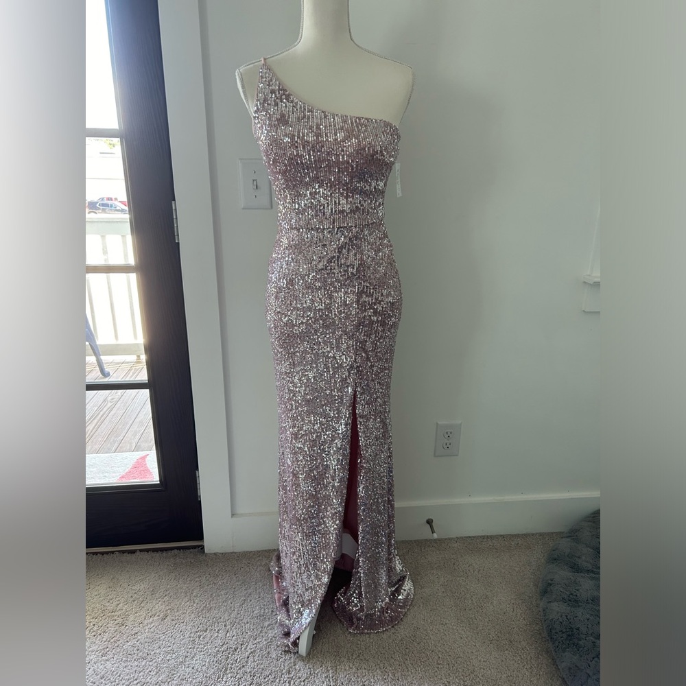 XSCAPE NWT PINK SEQUIN PROM DRESS